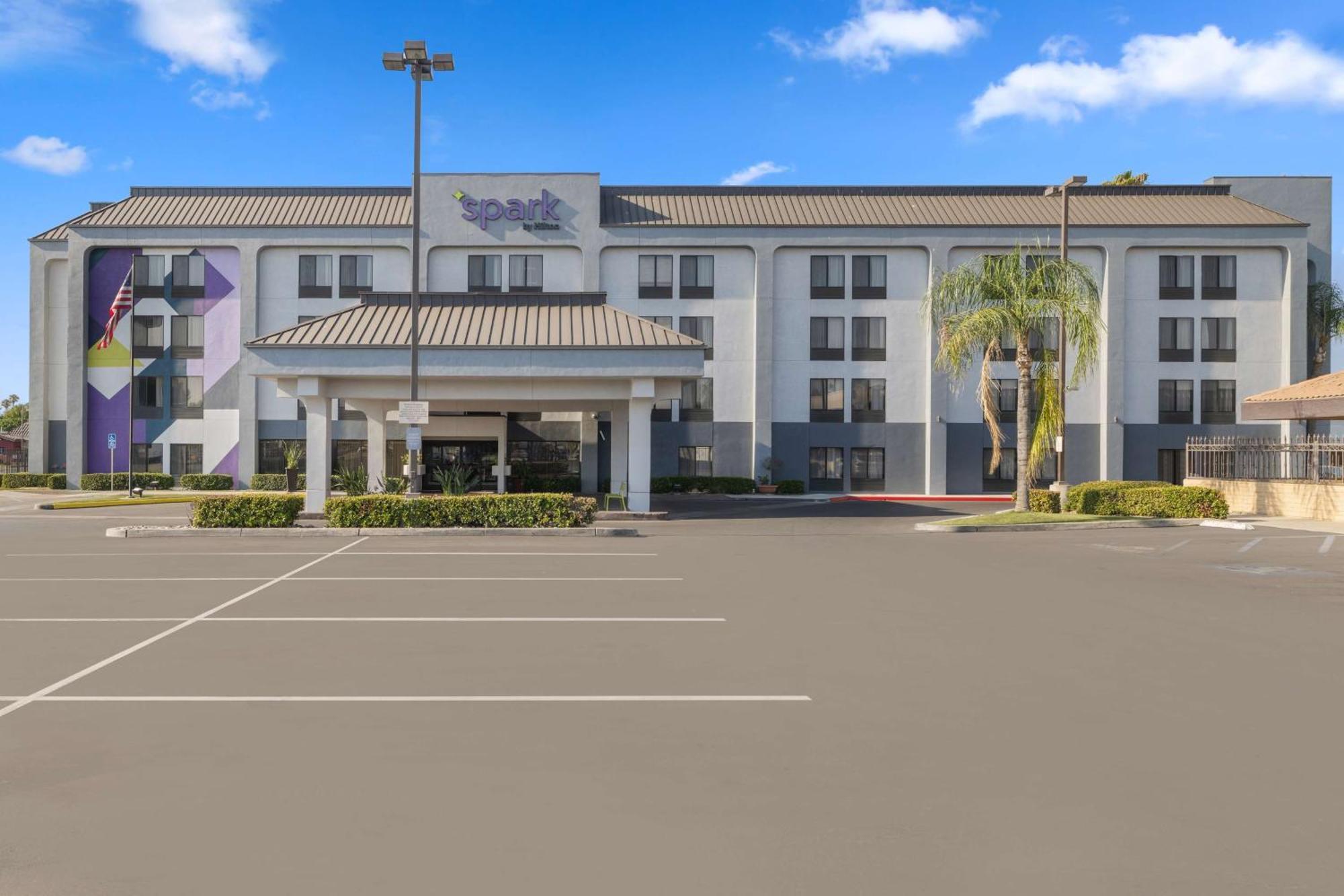 Spark By Hilton Bakersfield Central Exteriér fotografie